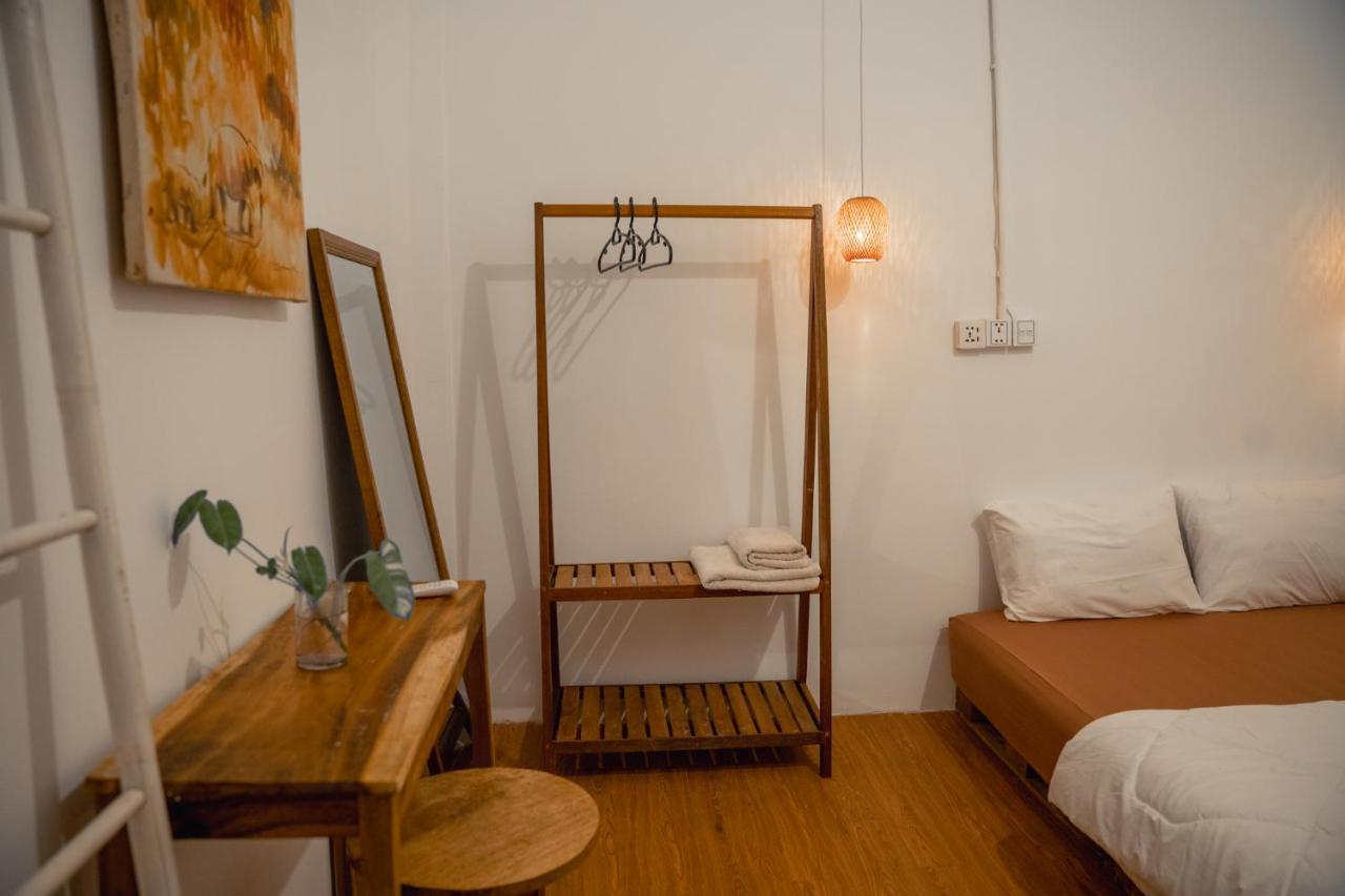 פנום פן Sacred Lotus - Vegan Cafe X Hostel מראה חיצוני תמונה