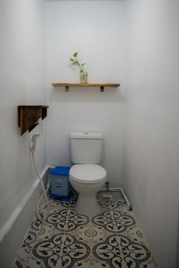 פנום פן Sacred Lotus - Vegan Cafe X Hostel מראה חיצוני תמונה