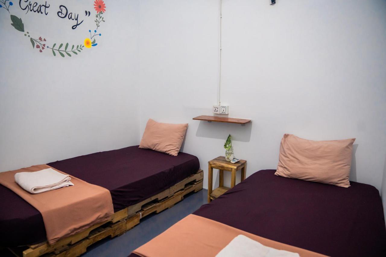 פנום פן Sacred Lotus - Vegan Cafe X Hostel מראה חיצוני תמונה