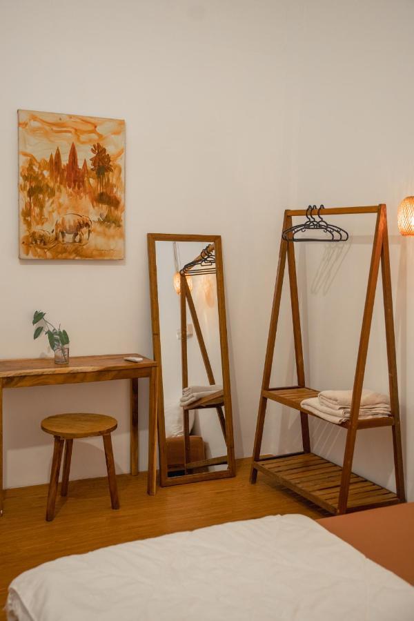 פנום פן Sacred Lotus - Vegan Cafe X Hostel מראה חיצוני תמונה