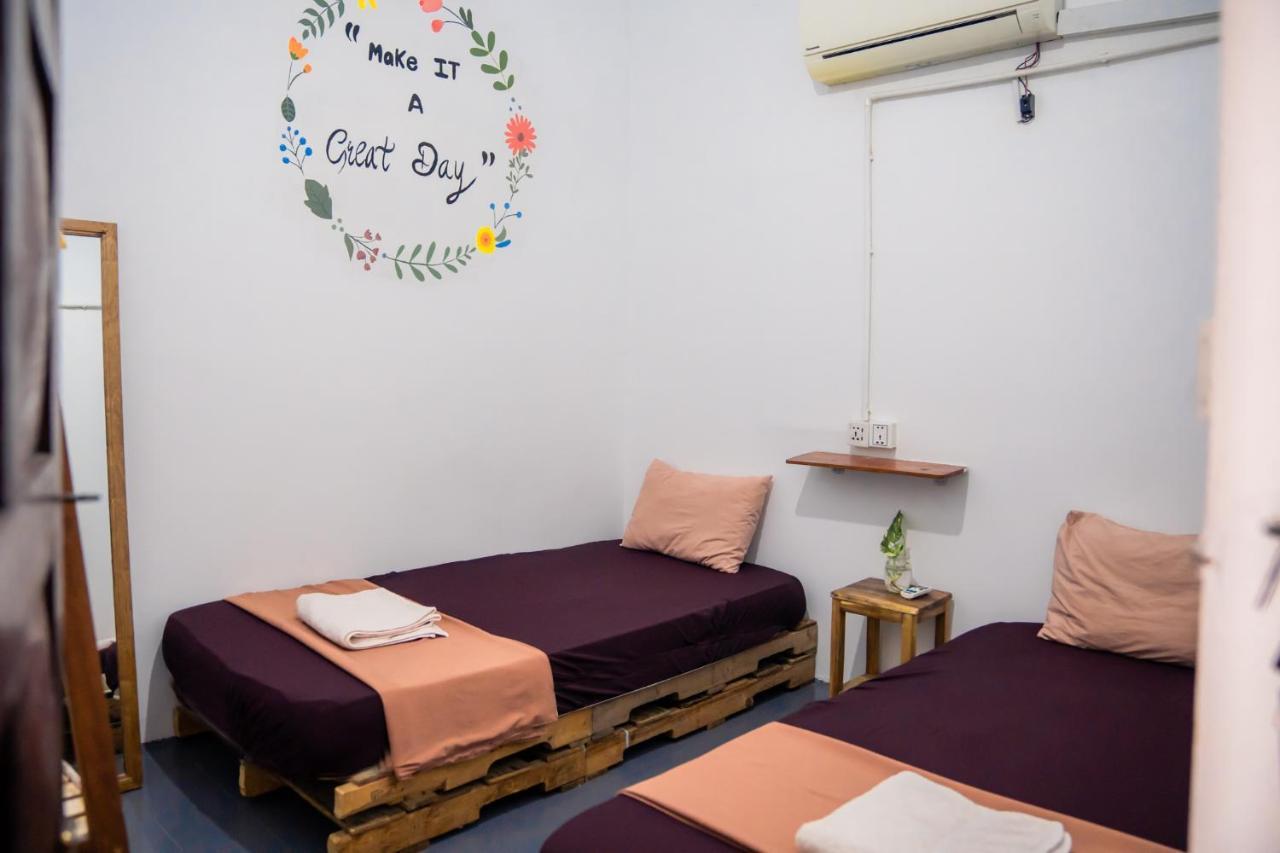 פנום פן Sacred Lotus - Vegan Cafe X Hostel מראה חיצוני תמונה