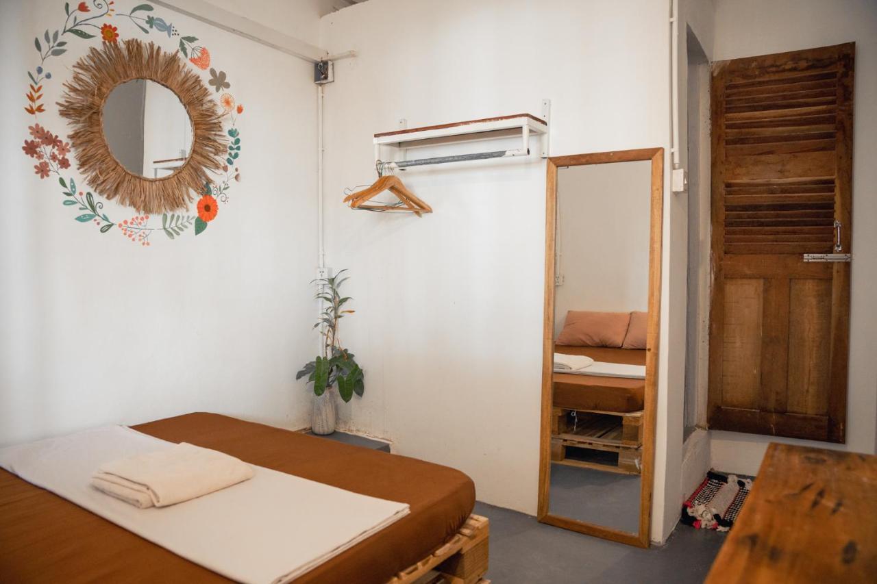 פנום פן Sacred Lotus - Vegan Cafe X Hostel מראה חיצוני תמונה