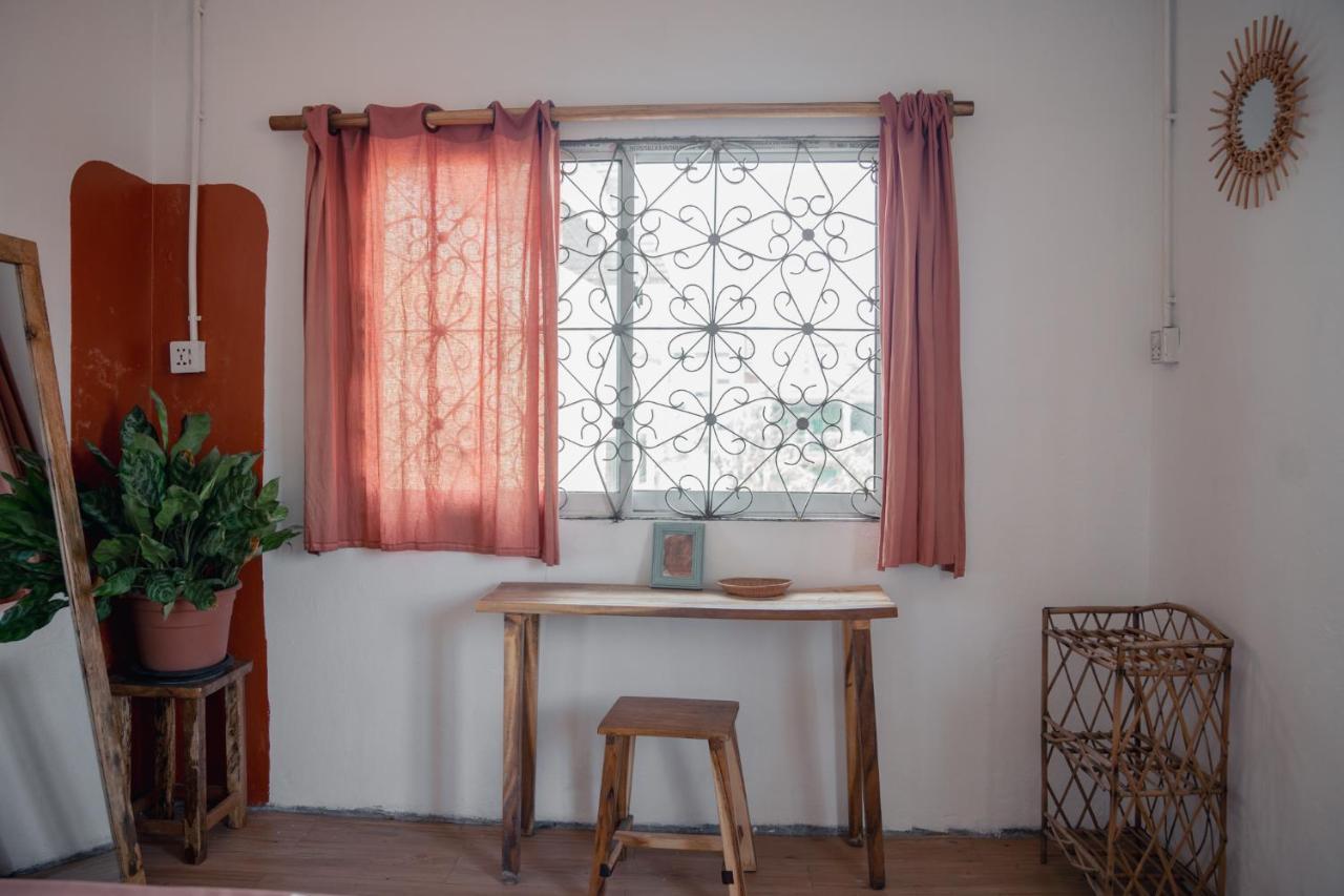 פנום פן Sacred Lotus - Vegan Cafe X Hostel מראה חיצוני תמונה