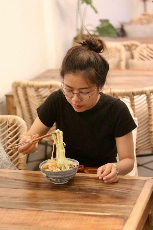 פנום פן Sacred Lotus - Vegan Cafe X Hostel מראה חיצוני תמונה